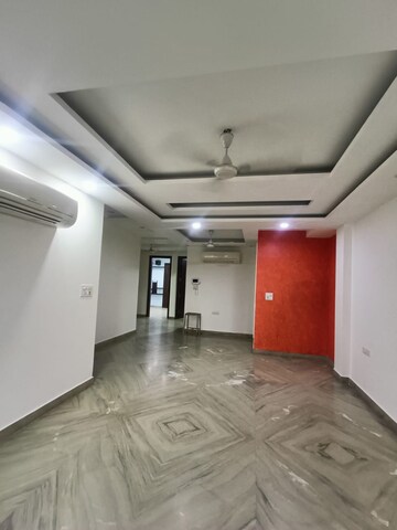 Room in 3 BHK Builder Floor at Saket – for Rent