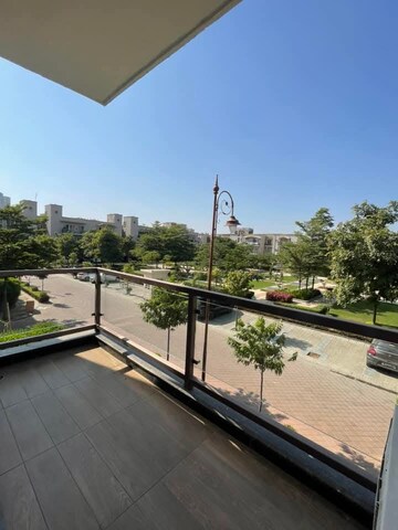 Balcony in 4 BHK Builder Floor at BPTP Amstoria Plot, Sector 102 – for Rent