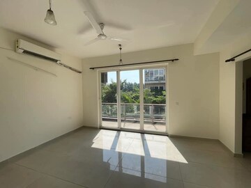 Bedroom in 4 BHK Builder Floor at BPTP Amstoria Plot, Sector 102 – for Rent