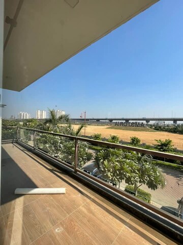 Balcony in 4 BHK Builder Floor at BPTP Amstoria Plot, Sector 102 – for Rent