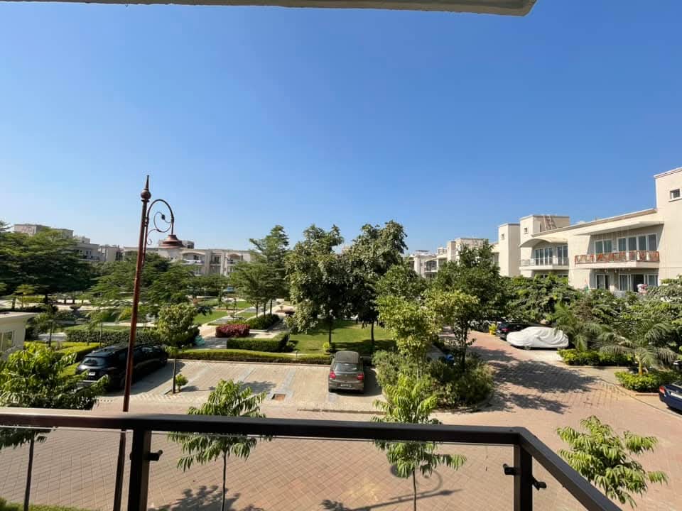 4 BHK + Servant Room,Extra Room Builder Floor For Rent in BPTP Amstoria Plot