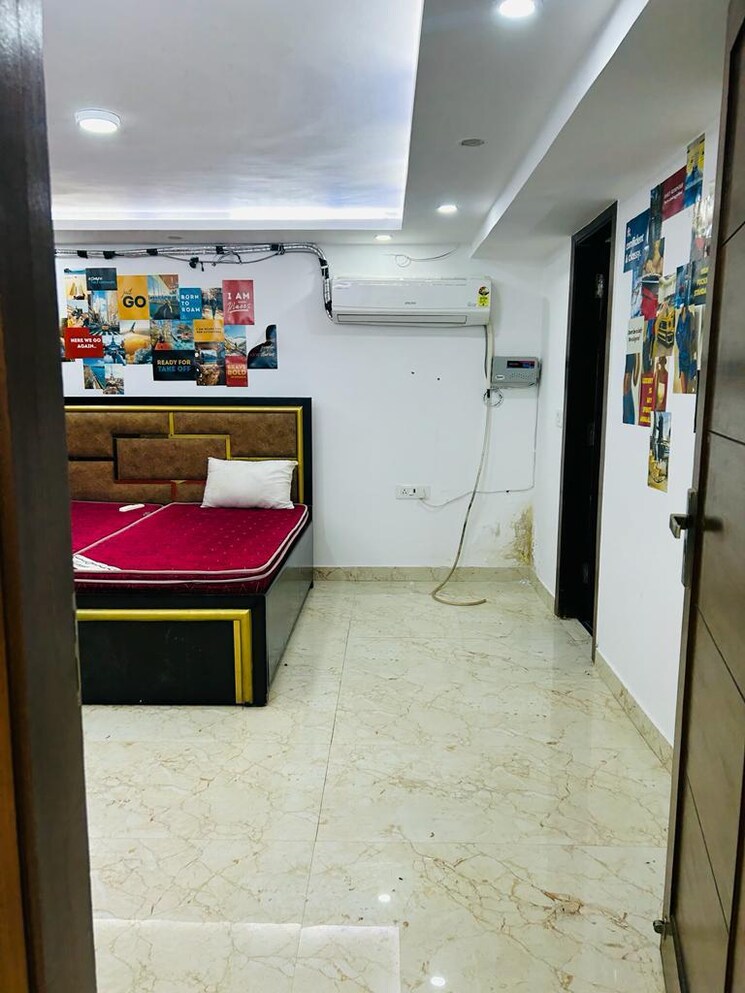  Parking, paryavaran complex 1 Bedroom 500 Sq.Ft. Builder Floor In Paryavaran Complex Delhi 8807665