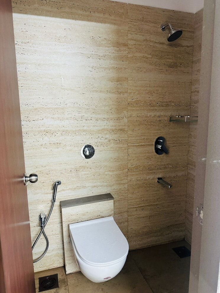 Bathroom, concrete-sai-samast 2 Bedroom 800 Sq.Ft. Apartment In Chembur Mumbai 8807668