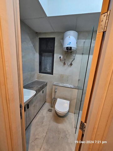 Bathroom in 3 BHK Apartment at M3M Heights, Sector 65 – for Sale