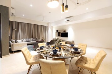 Team Area in 4 BHK Apartment at Indiabulls Blu, Worli – for Rent