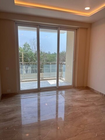 Room in 3 BHK Builder Floor at Ambience Creacions, Sector 22 – for Rent
