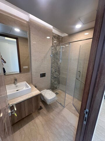Bathroom in 3 BHK Builder Floor at Ambience Creacions, Sector 22 – for Rent