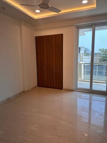 Room in 3 BHK Builder Floor at Ambience Creacions, Sector 22 – for Rent