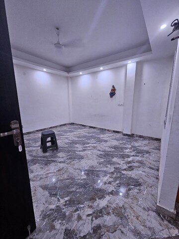 Room in 1 BHK Builder Floor at Neb Sarai – for Rent