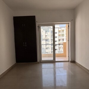 Room in 2.5 BHK Apartment at Nimbus The Hyde park, Sector 78 – for Sale