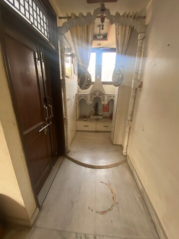 Bathroom in 2 BHK Villa at Shakarpur – for Rent