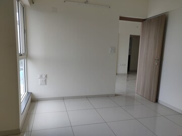 Room in 1 BHK Apartment at Godrej Nirvaan, Themghar – for Rent
