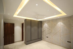 Building Lobby in 4 BHK Builder Floor at Sector 57 – for Sale