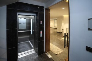 Building Lobby in 4 BHK Builder Floor at Sector 57 – for Sale