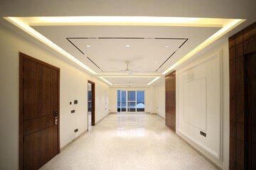 Building Lobby in 4 BHK Builder Floor at Sector 57 – for Sale