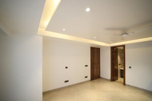 Room in 4 BHK Builder Floor at Sector 57 – for Sale