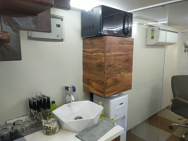 Team Area, lodha-boulevard Commercial Office Space 200 Sq.Ft. In Majiwada Thane 8807651