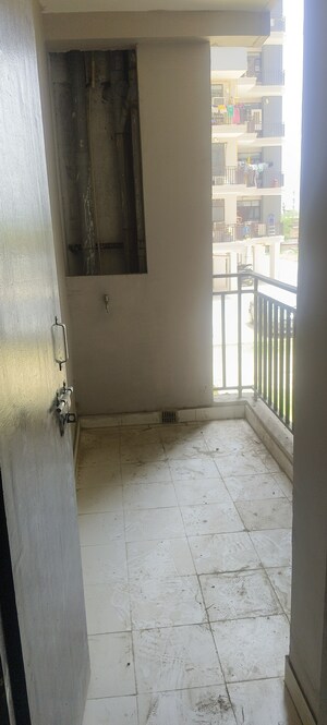 Room in 3 BHK Apartment at Parklands, Sector 85 – for Sale