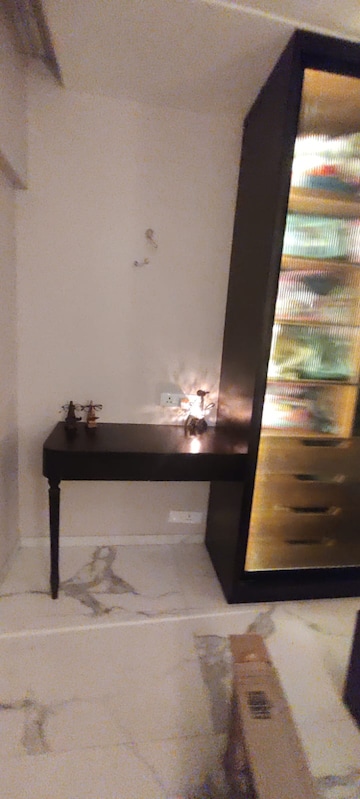 Furnished Amenities in 2.5 BHK Apartment at Pride Platinum, Baner – for Rent