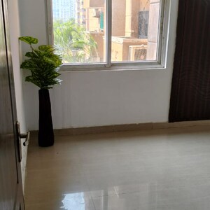 Room in 3 BHK Apartment at Supertech Cape Town, Sector 74 – for Sale