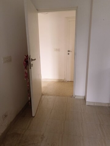 Room in 3 BHK Apartment at DLF Regal Gardens, Sector 90 – for Rent