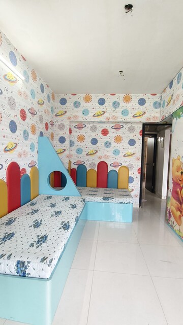 Bedroom in 2 BHK Apartment at Kandivali West – for Rent