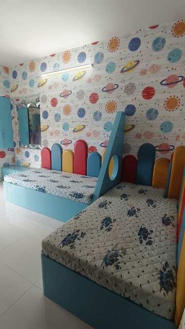 Bedroom in 2 BHK Apartment at Kandivali West – for Rent