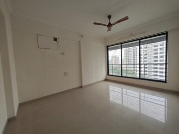 Room in 3 BHK Apartment at Safal Heights, Chembur – for Rent