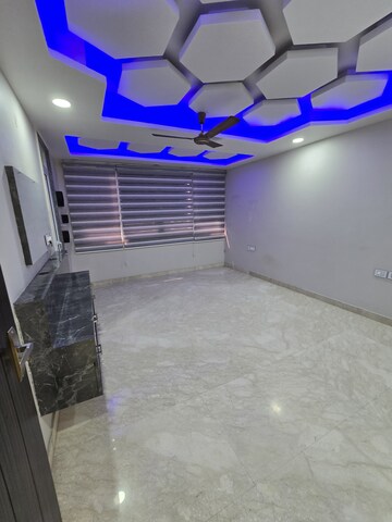 Parking in 4 BHK Apartment at DLF Atria, Dlf Phase ii – for Sale