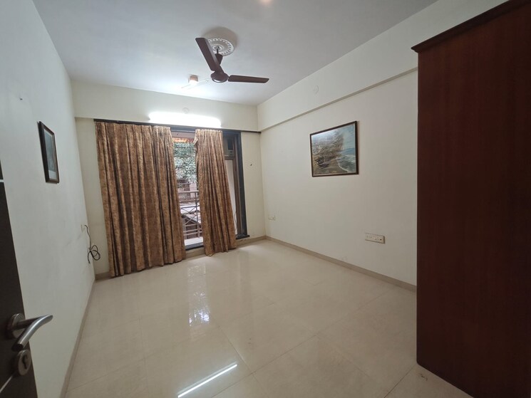 Room, emerald-building 3 Bedroom 1200 Sq.Ft. Apartment In Chembur Mumbai 8807999