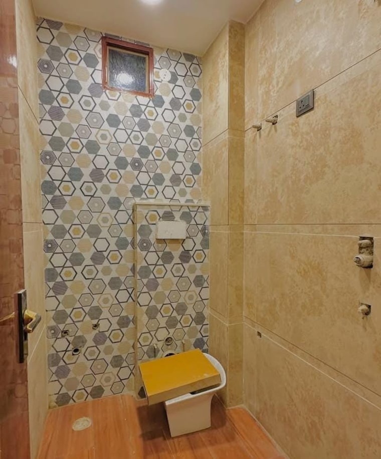 Bathroom, sector 32 3 Bedroom 2520 Sq.Ft. Builder Floor In Sector 32 Faridabad 8808069