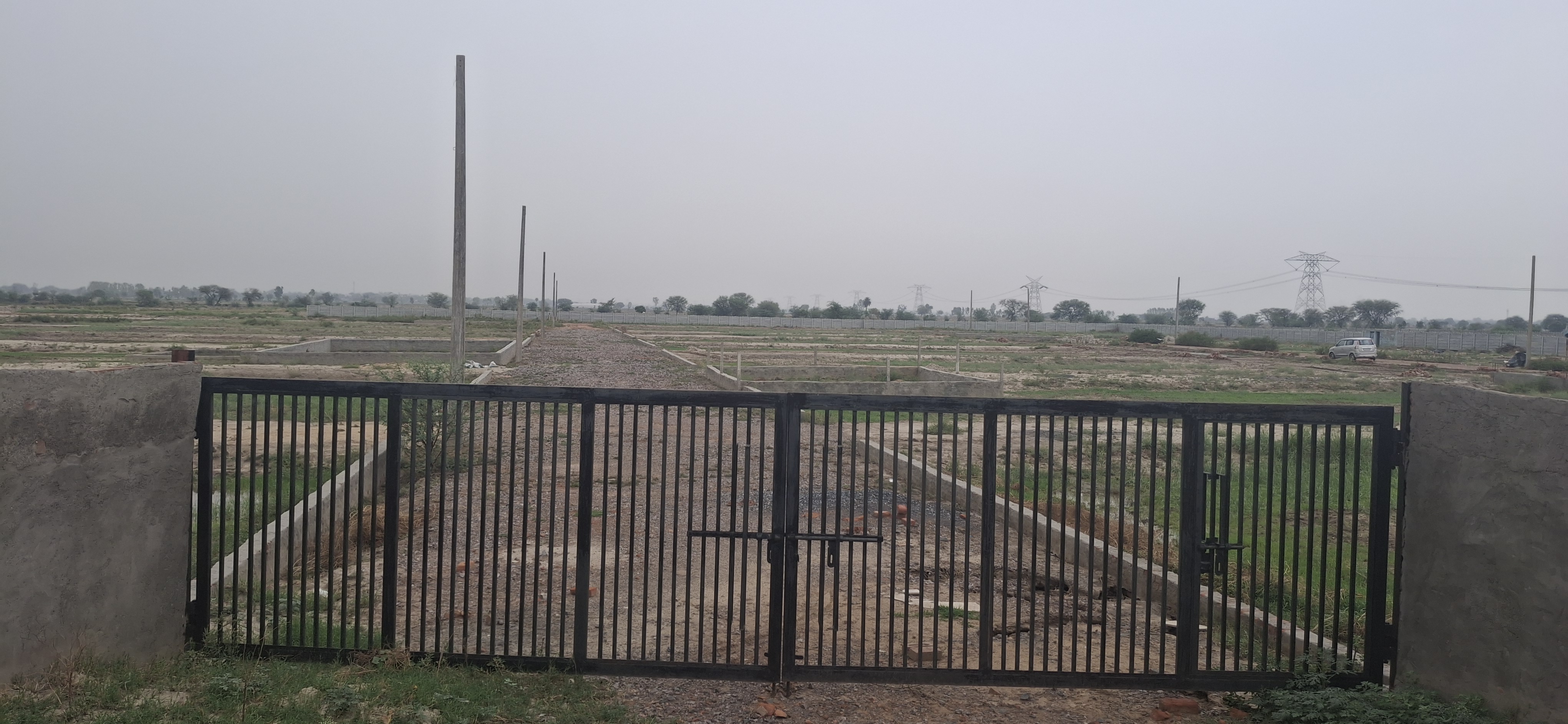 Plot For Sale in Mk Propty 