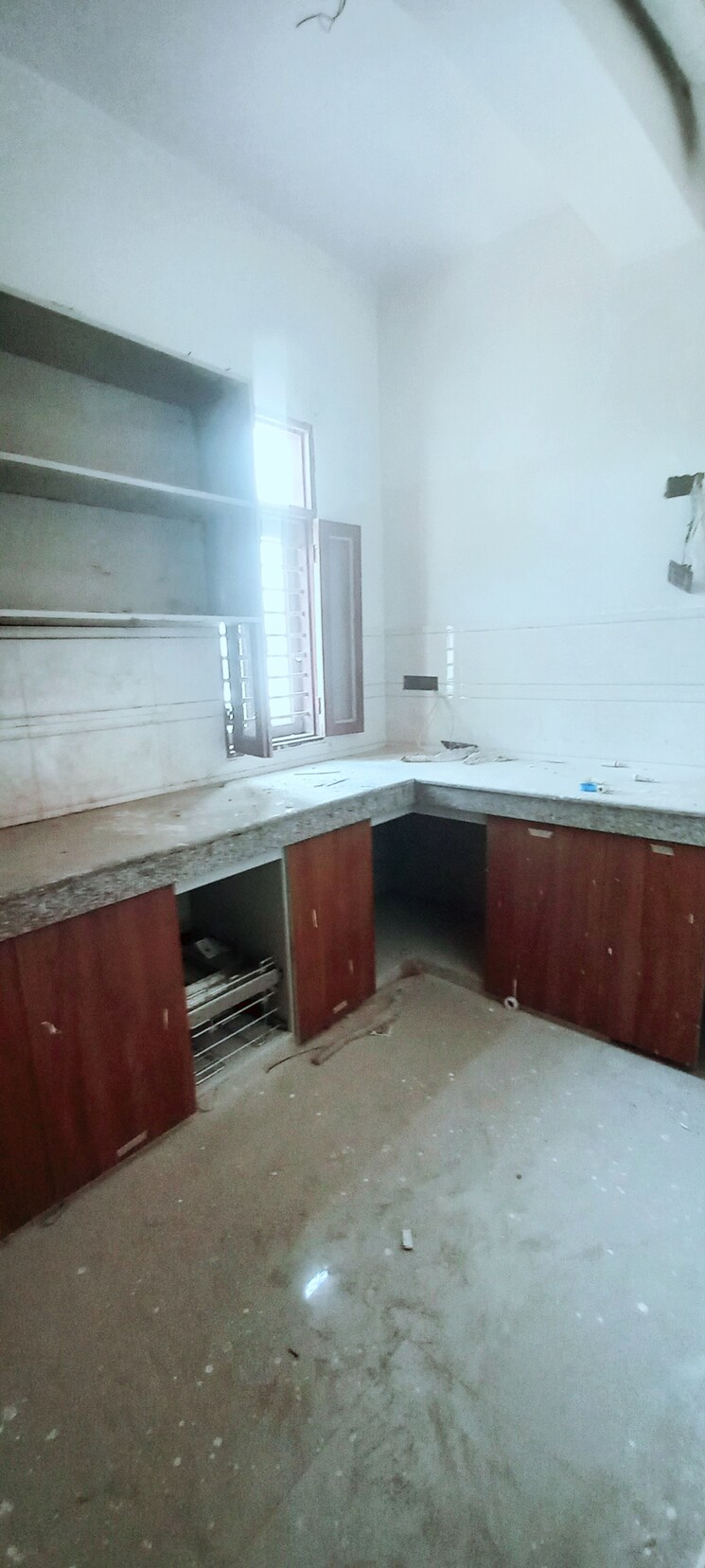 Kitchen, sector 23a 1.5 Bedroom 900 Sq.Ft. Builder Floor In Sector 23a Gurgaon 8808091