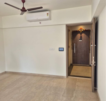 Room in 3 BHK Apartment at Kandivali West – for Rent