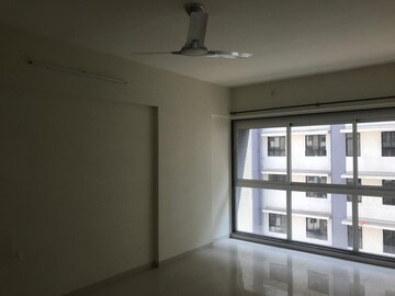 Room in 2 BHK Apartment at Godrej Prime, Chembur – for Rent