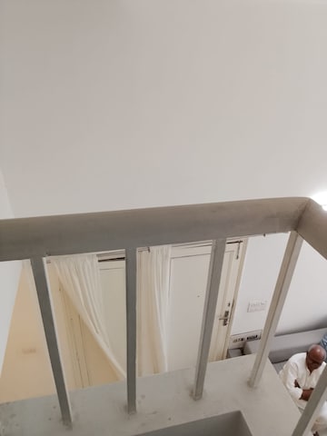 Furnished Amenities in 3 BHK Builder Floor at Hauz Khas – for Rent