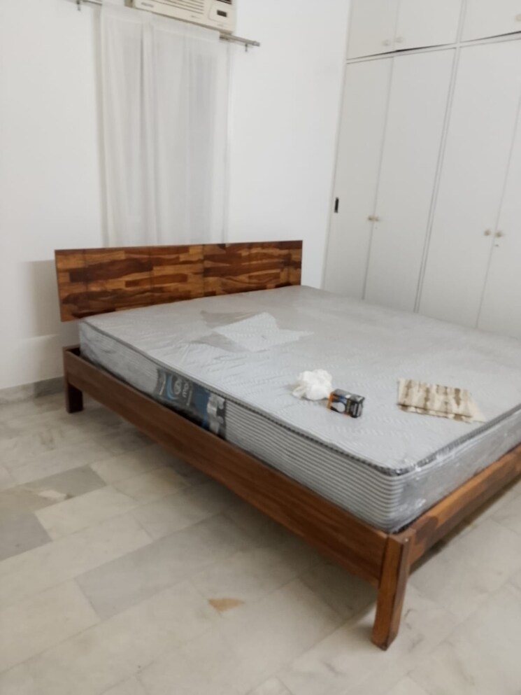 Bedroom, hauz khas 3 Bedroom 400 Sq.Yd. Builder Floor In Hauz Khas Delhi 8808202