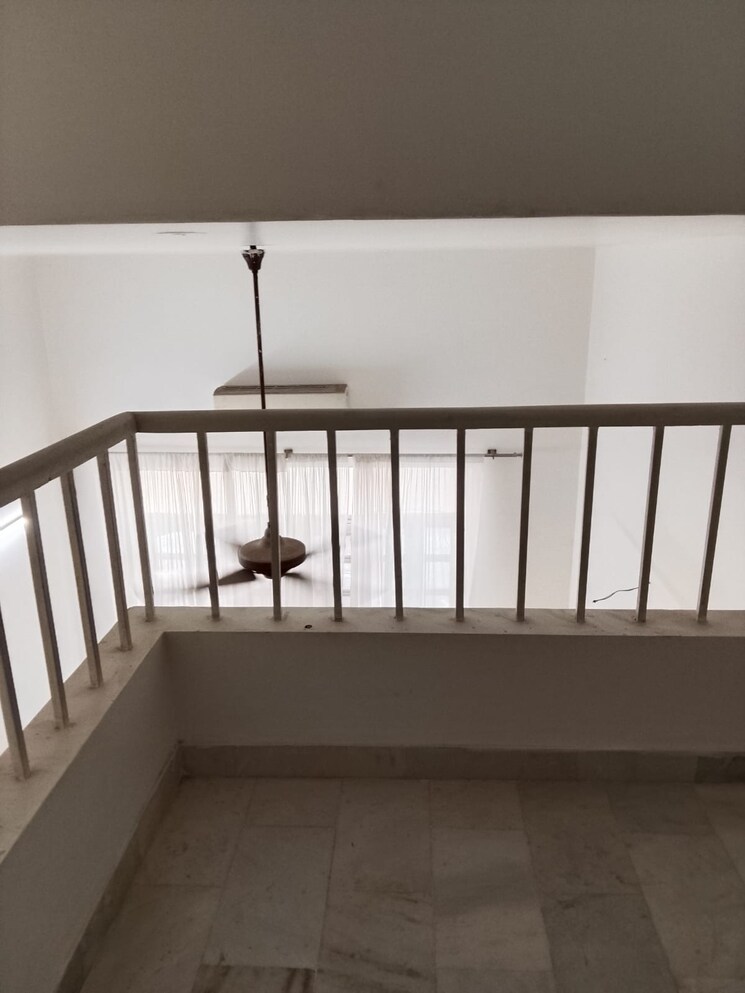 Balcony, hauz khas 3 Bedroom 400 Sq.Yd. Builder Floor In Hauz Khas Delhi 8808202