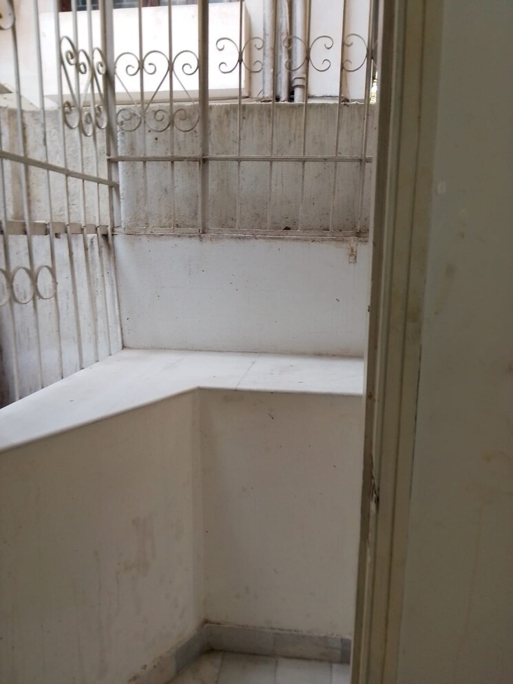 Balcony, hauz khas 3 Bedroom 400 Sq.Yd. Builder Floor In Hauz Khas Delhi 8808202