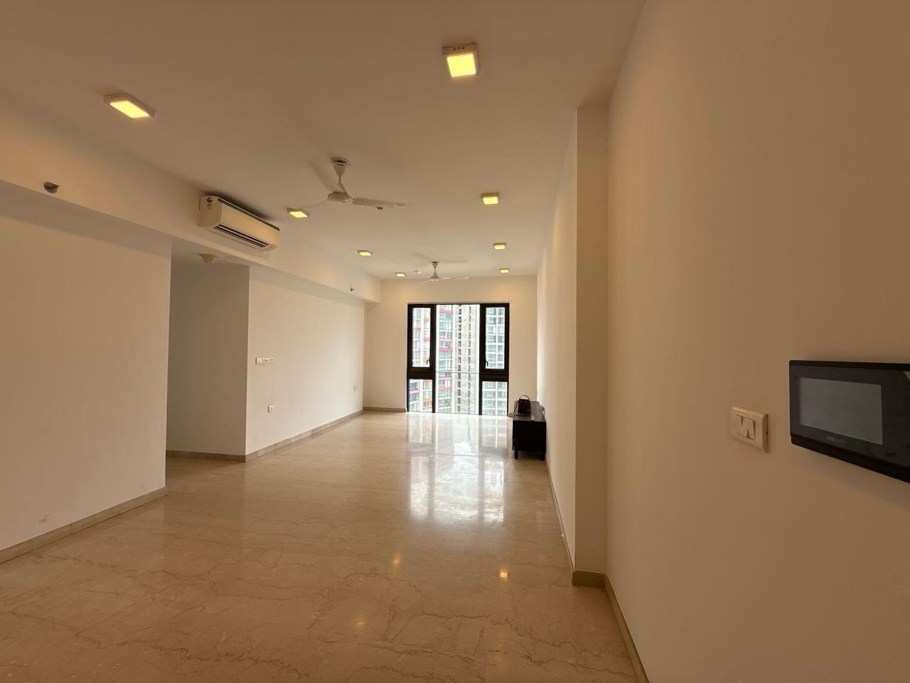 3 BHK + Pooja Room,Servant Room Apartment For Rent in Lodha The Park