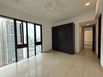 Room in 3 BHK Apartment at Lodha The Park, Worli – for Rent