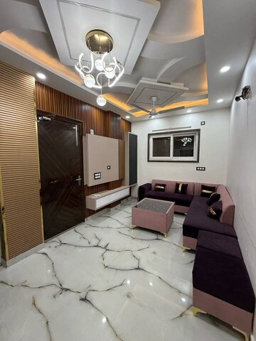 Room in 3 BHK Apartment at Saket – for Rent