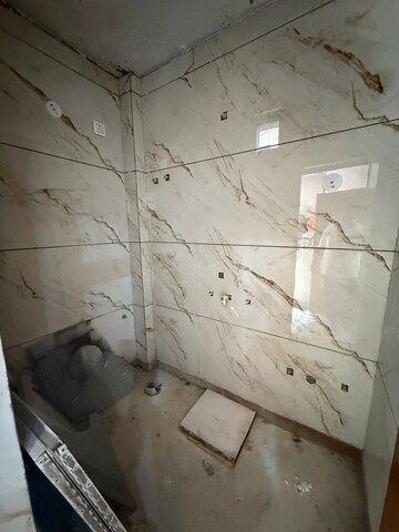 Bathroom in 2 BHK Builder Floor at Sector 3 Sanpada – for Rent