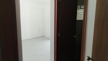 Room in 3 BHK Apartment at Dura Giriraj Sparsh, Naupada – for Sale