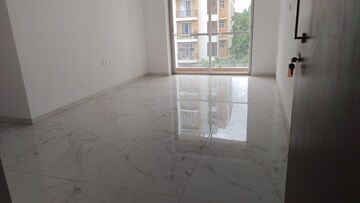 Room in 3 BHK Apartment at Dura Giriraj Sparsh, Naupada – for Sale