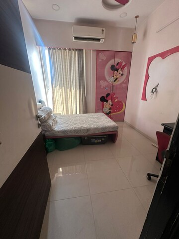 Team Area in 3 BHK Apartment at Bella Apartment, Owale – for Rent