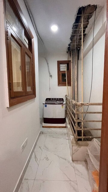 Room in 1 BHK Apartment at Saket – for Rent