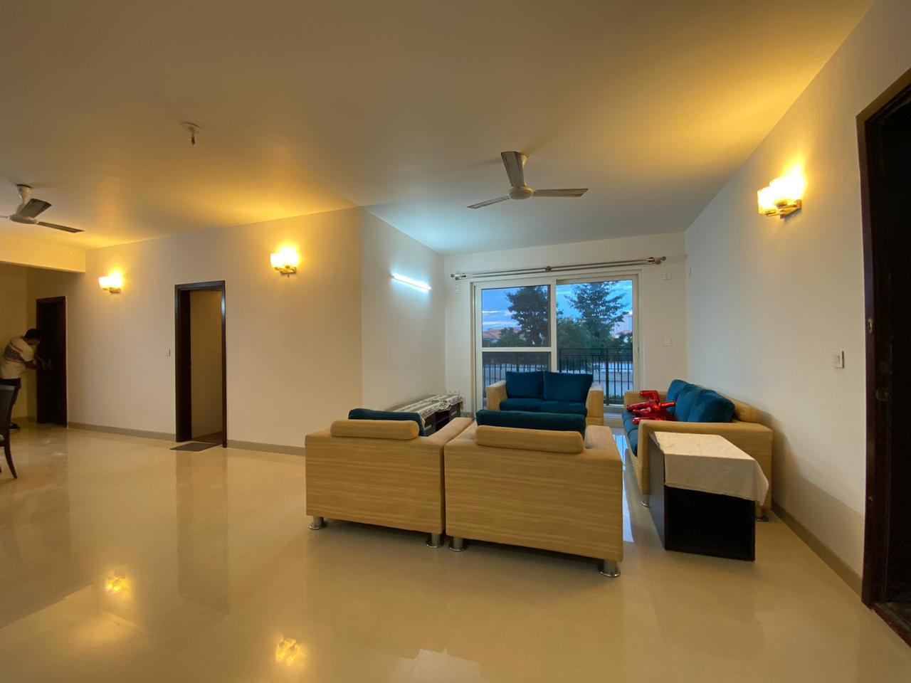 3 BHK 2200 Sq.Ft. Apartment in Adarsh Palm Retreat