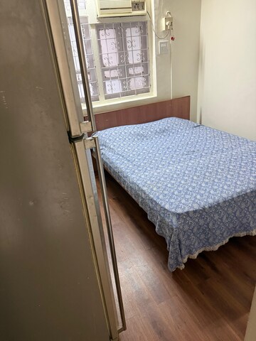 Bedroom in 2 BHK Apartment at Mahim West – for Rent