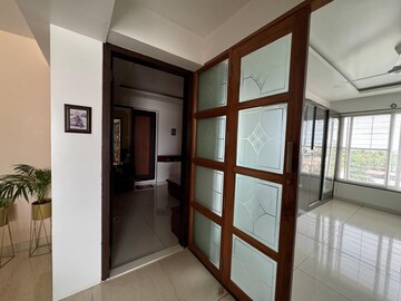 Room in 2 BHK Apartment at Noida Central – for Sale